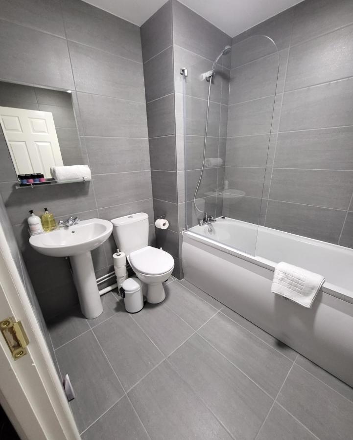 Garland Modern 2 Bedroom Apartment With Parking London Plumstead  Buitenkant foto